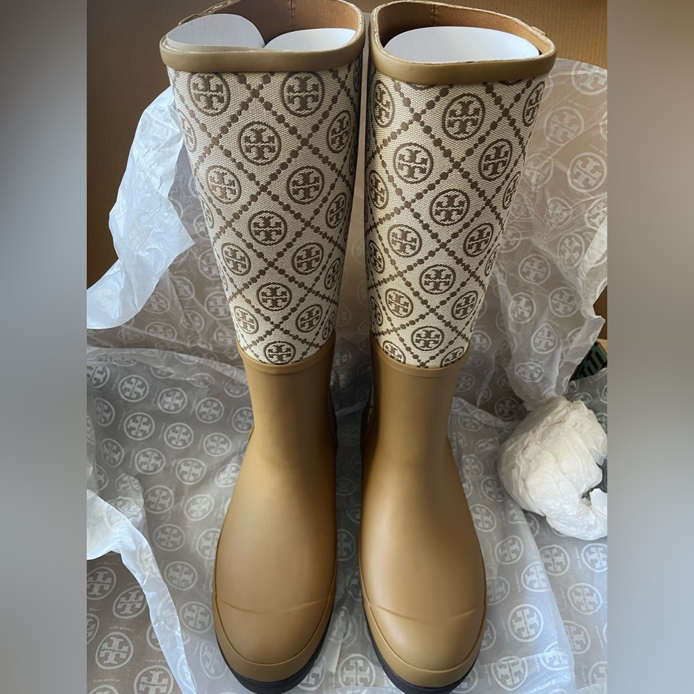 Brand new Tory Burch hurricane tall boots with box in Hazel Rainboots/Snow boots